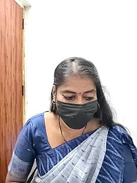 Živý XXX chat tamil_Sigappu_Roja