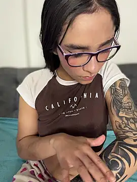 Czat XXX na żywo – Isabella-Teen