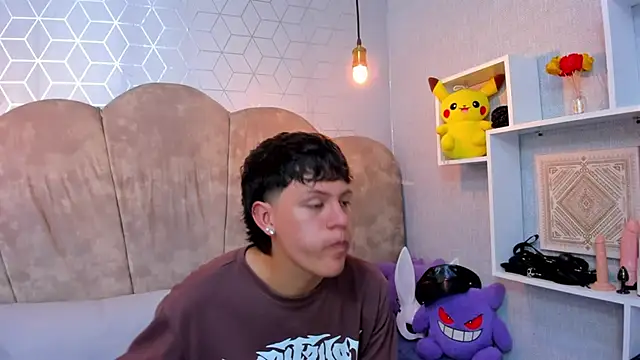 XXX chat uživo modela LilithAndLucifer69