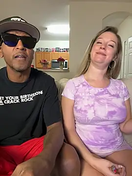 boomboomr00m élő XXX-chatje