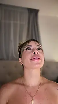 Czat XXX na żywo – Holli_woul