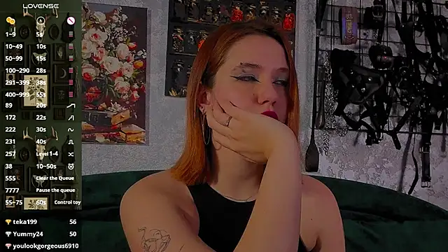 Živý XXX chat the_high_priestess