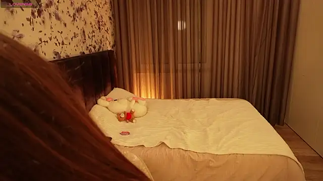 ChloeSpark 即時 XXX 聊天