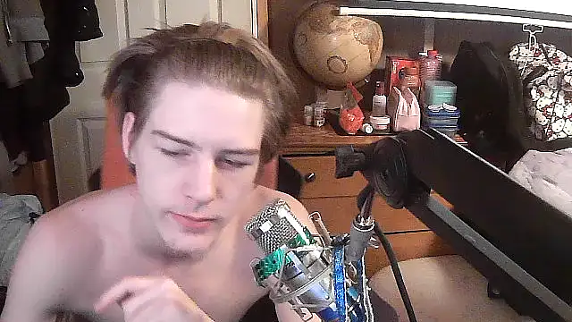 SuckADanのライブXXXチャット