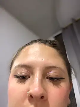 Онлайн чат XXX CharlotteUwU_