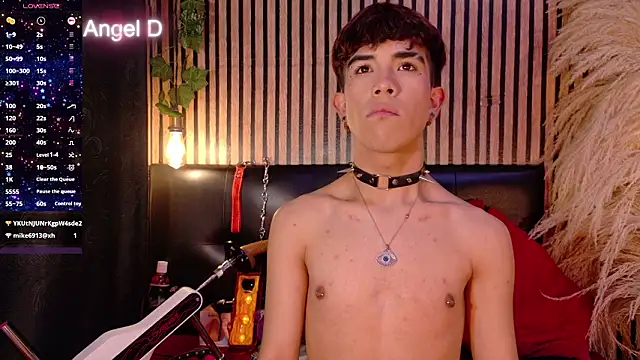 Angeldust19 Show Webcam