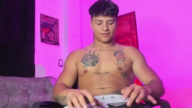 Živý XXX chat Dominic_Biker__