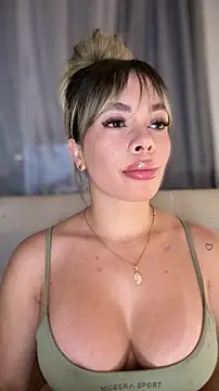 แชท XXX สดของ Holli_woul