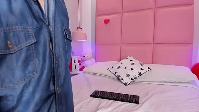 JulianaValencia's Live XXX Chat