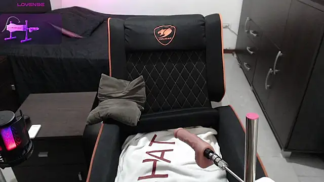 xxbbtaa Show in webcam