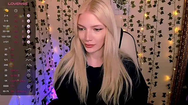 AnyaTaylor_ Show Webcam