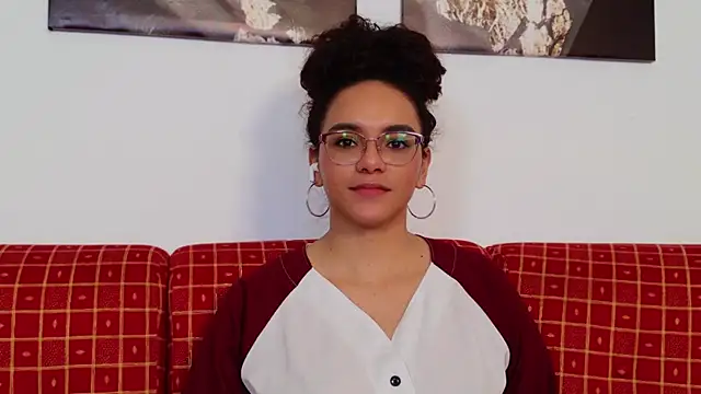 Taylor_Tina Adlı Modelin Canlı XXX Sohbeti