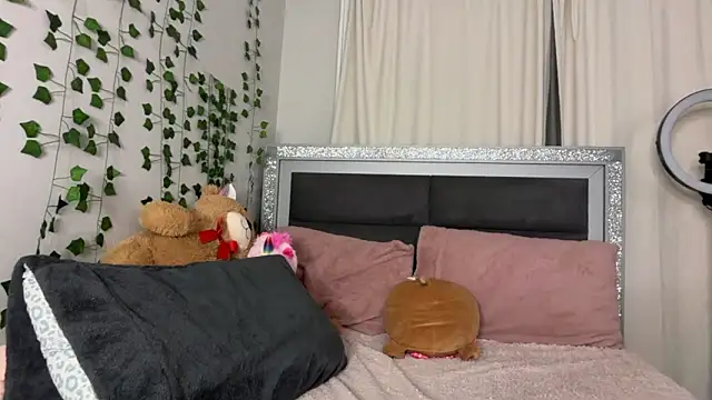 Sophiasecretsx Chat XXX live