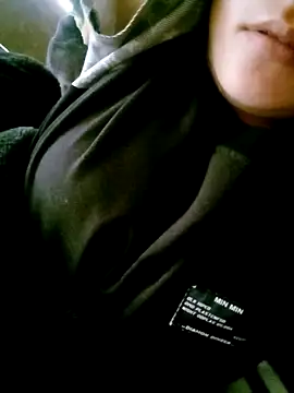 DIANAKUTE 在線直播表演