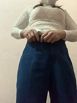 YANINA120 Adlı Modelin Canlı XXX Sohbeti