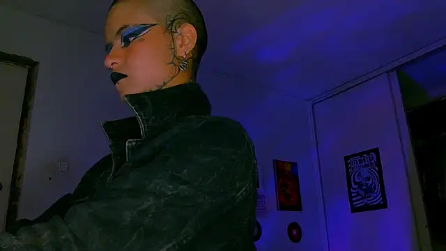 XXX chat uživo modela alex_one888