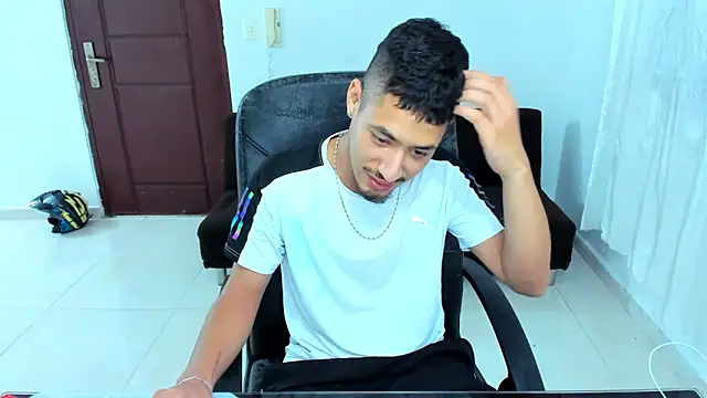 Chandler_ken Live XXX Chat