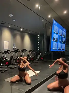 tia___fox: онлайн-секс-чат