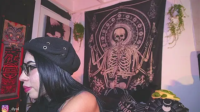 Dalia_Vorhees live XXX chat