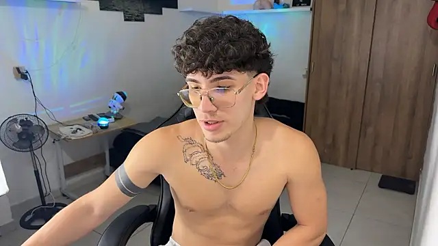 Kisan_Smith Chat XXX in diretta