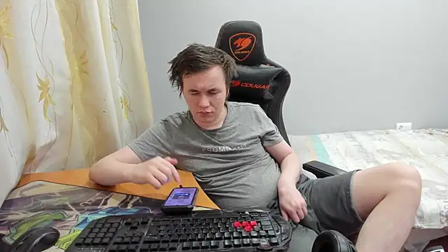 iliaskrislove élő XXX-chatje