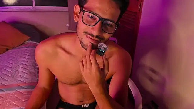 Nicholasrodrii Chat XXX in diretta