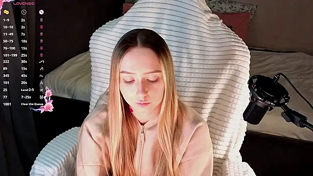 Онлайн чат XXX HollisBeckett