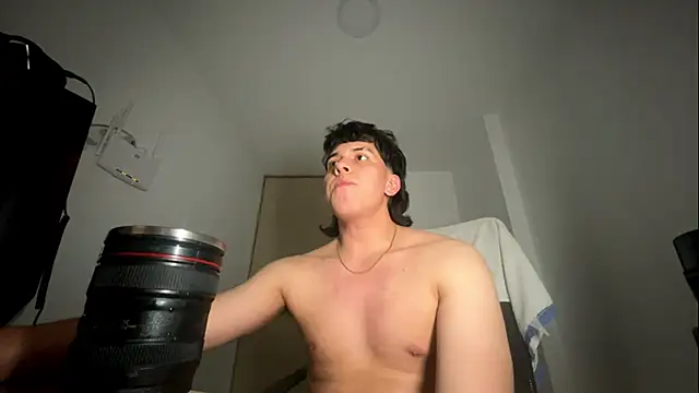 Tony_Hoffa Chat XXX in diretta