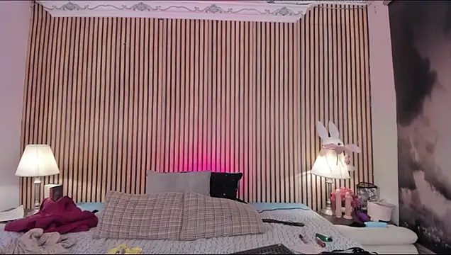 keeyla_stone Adlı Modelin Canlı XXX Sohbeti