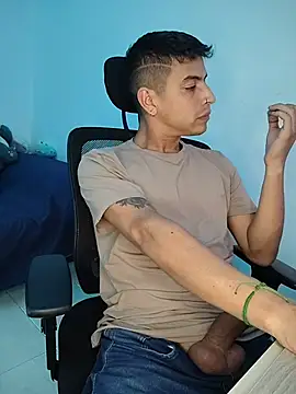 Juann-cock Chat XXX in diretta