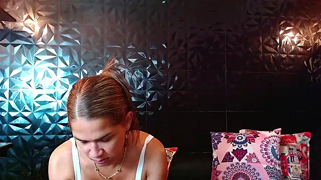 PINK__LOLA1のライブXXXチャット