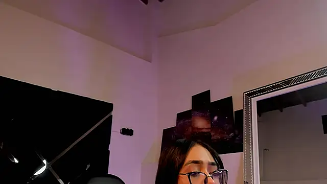 عرض كام LizzyCooperjs