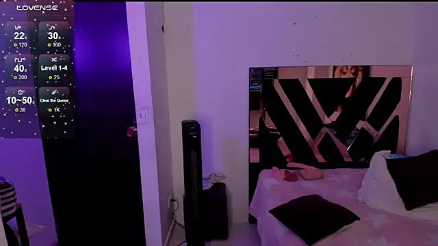 Show modela Alenajones na web-kameri