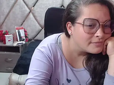 Sarah_Boobs_ élő XXX-chatje