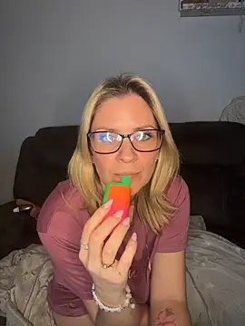 Lexi-Lux-X webcam show