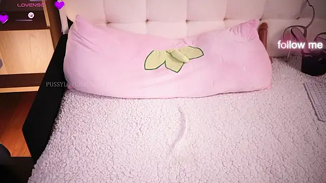 Pussylovekate élő XXX-chatje