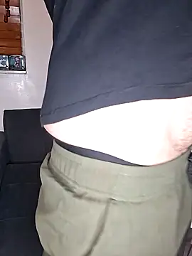 Zander823 即時 XXX 聊天