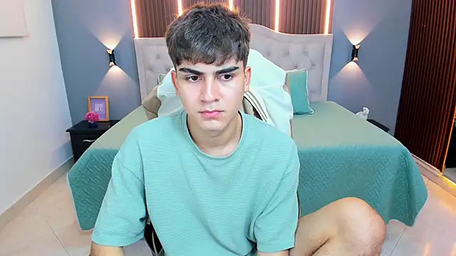 Chatroom XXX en direct de Tommy18__