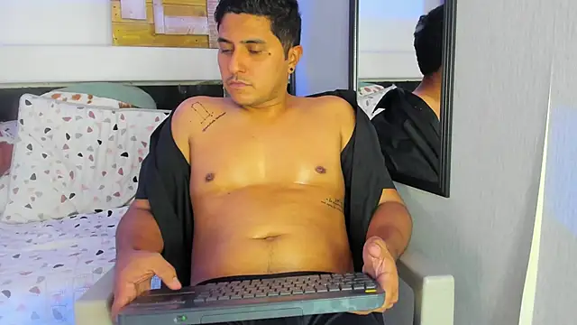 ThomasMontero Live XXX-Chat