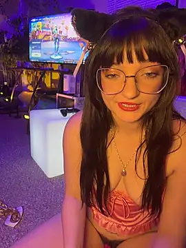 urpuppymoon Chat XXX live