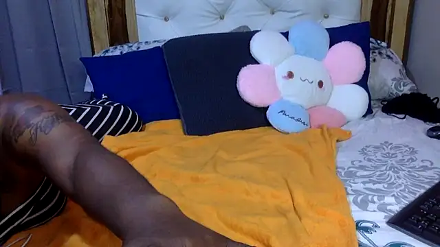 creamyamber Show Webcam