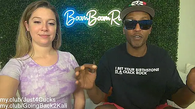 Chat XXX en directo de boomboomr00m