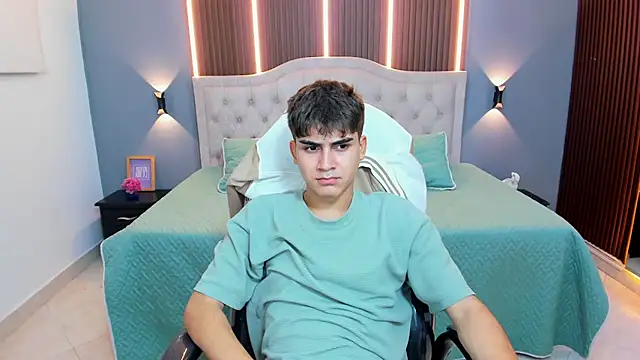 Chat XXX Live Tommy18__