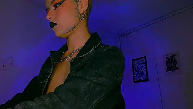 XXX chat uživo modela alex_one888