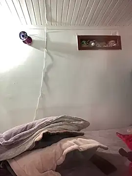 CristalGmez Show in webcam