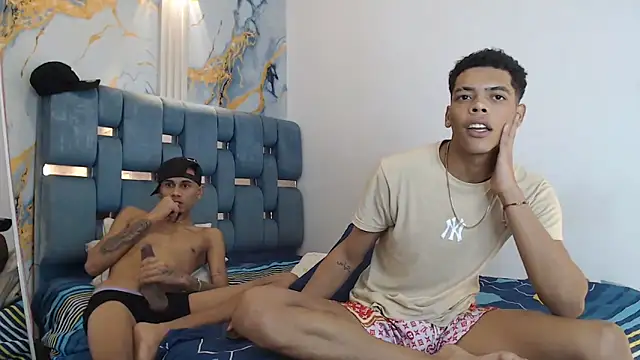 PRETTY_FEMn Live XXX chat