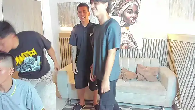 friendslikeplay Show in webcam