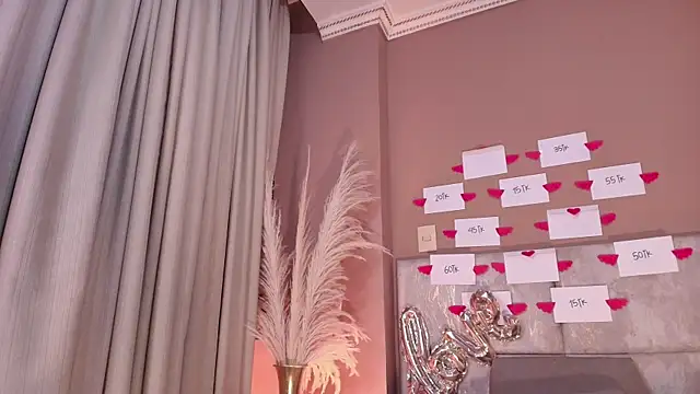 EllaVillaluna: онлайн-секс-чат