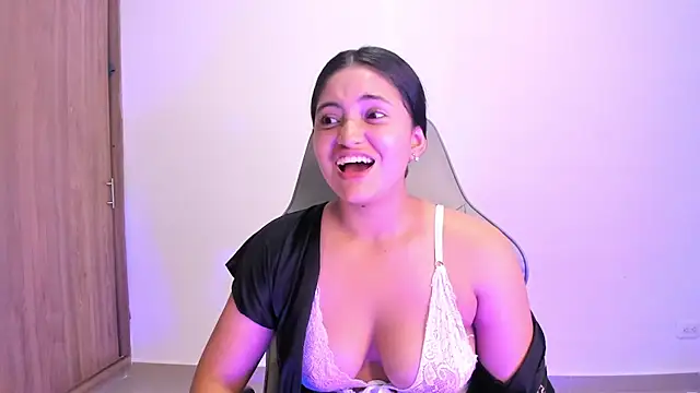 Isa_squirt1のウェブカメラショー