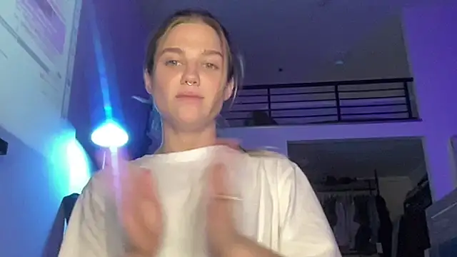 Chatroom XXX en direct de sweetceeme